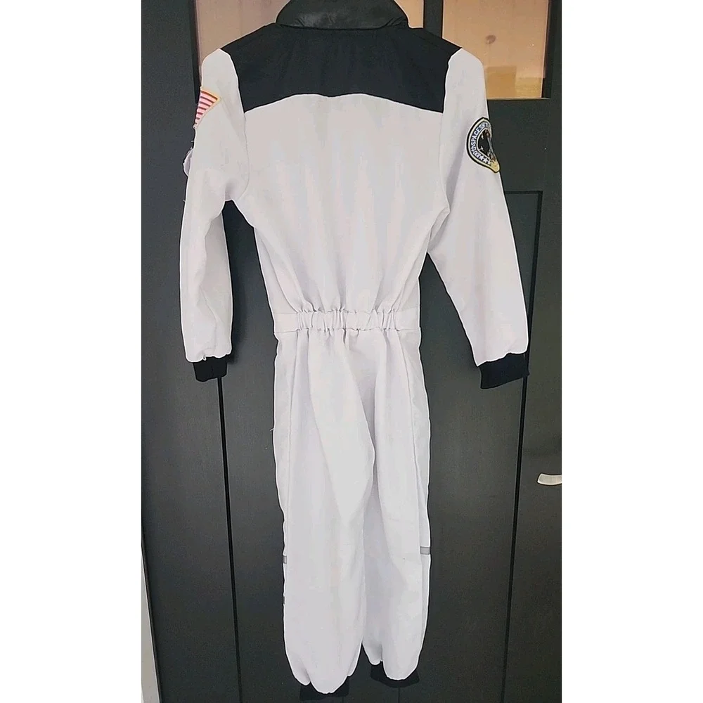 The Unbranded Brand nasa astronaut